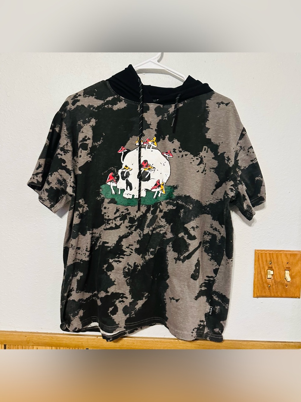 WXYZ men LARGE Skull & Mushrooms Tie-Dye Hoodie Tee goth